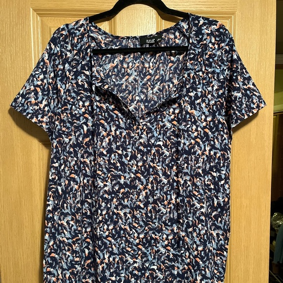 Multi colored short sleeve a.n.a top - Picture 2 of 9